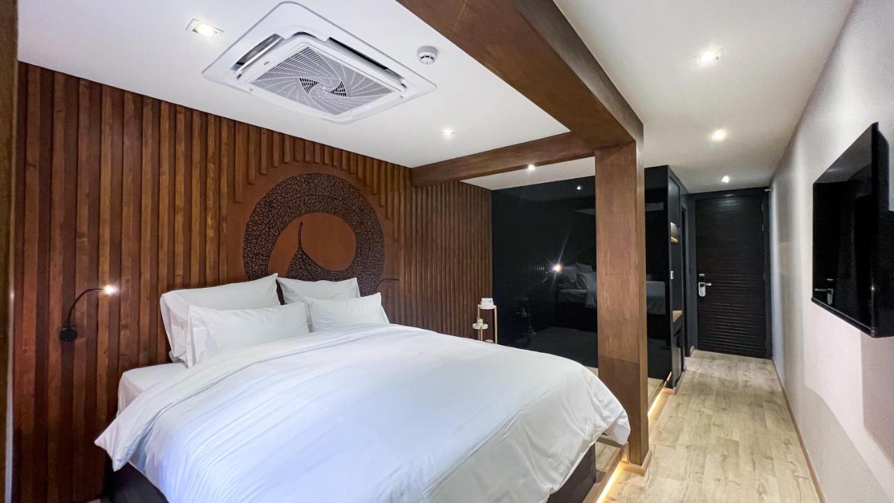 The Nhorm Hotel Ratchada Bangkok Luaran gambar